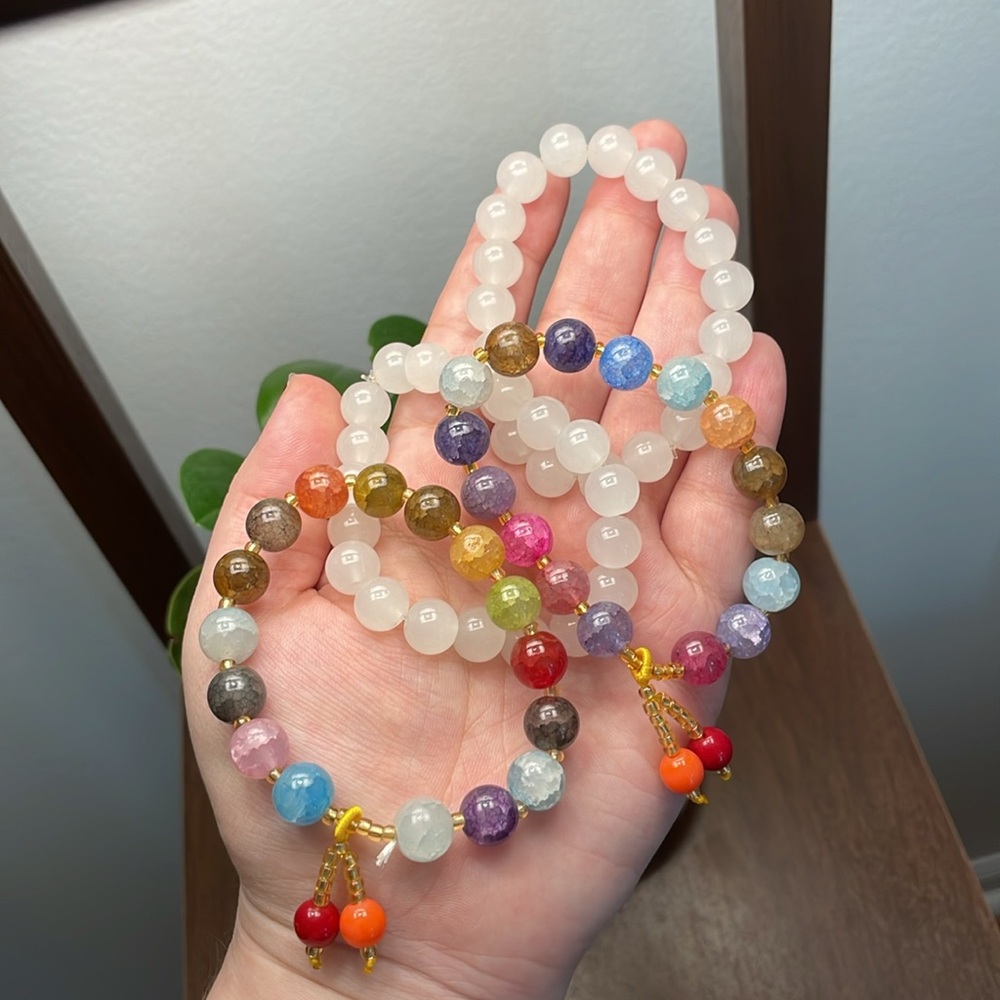 4pc LOT🌠NWOT🌠Stretchy glass bead bracelets >> large milky white + multicolor